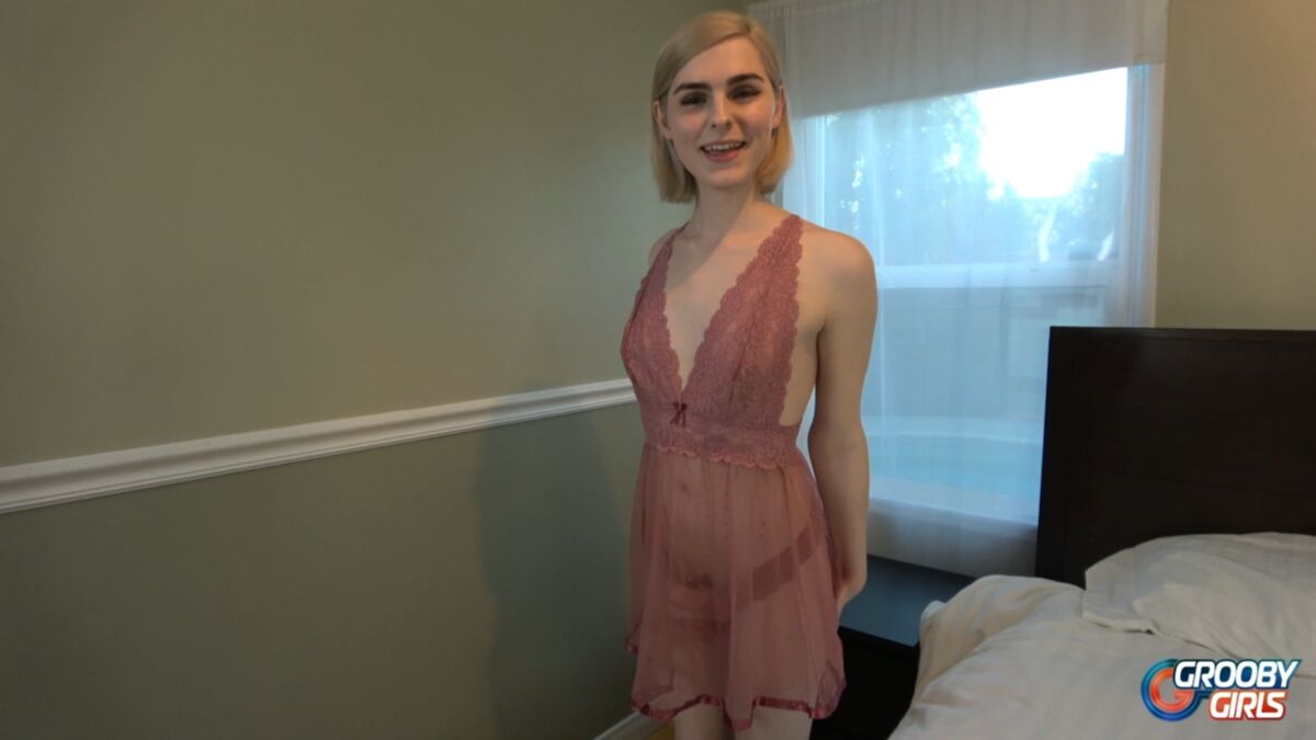 [629 MB] [Tgirls.xxx] ELLA HOLLYWOOD CUMS! 