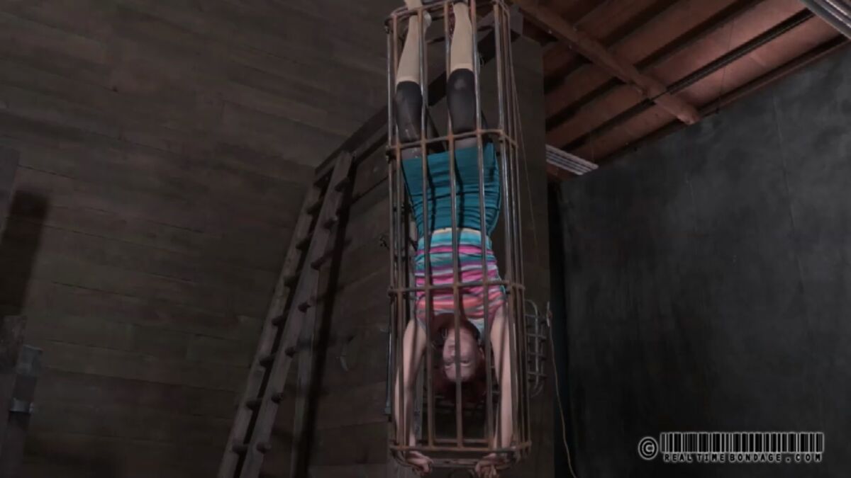 [703 MB] [realtimebondage.com] Claire Adams (Conported Claire Parte 1 / 12.05.2012) [2012, BDSM, Bondage, Humiling, 720p, HDRip]