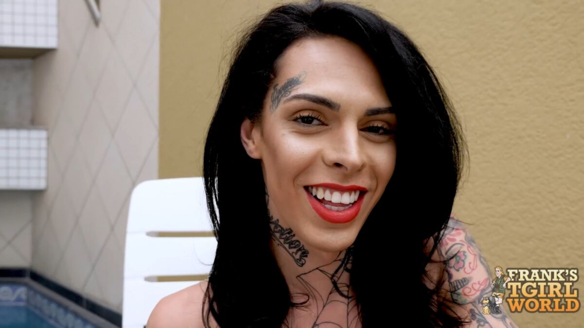 [715 MB] [Franks-tgirlWorld.com] Gaby Ink / Gaby, la bomba tatuada y caliente (9 de enero de 2018) [2018, Shemale Solo, 1080p, SiteRip]