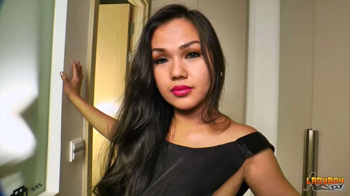 [349 Mo] [LadyBoy.xxx] Amy bien roulée et sexy ! 