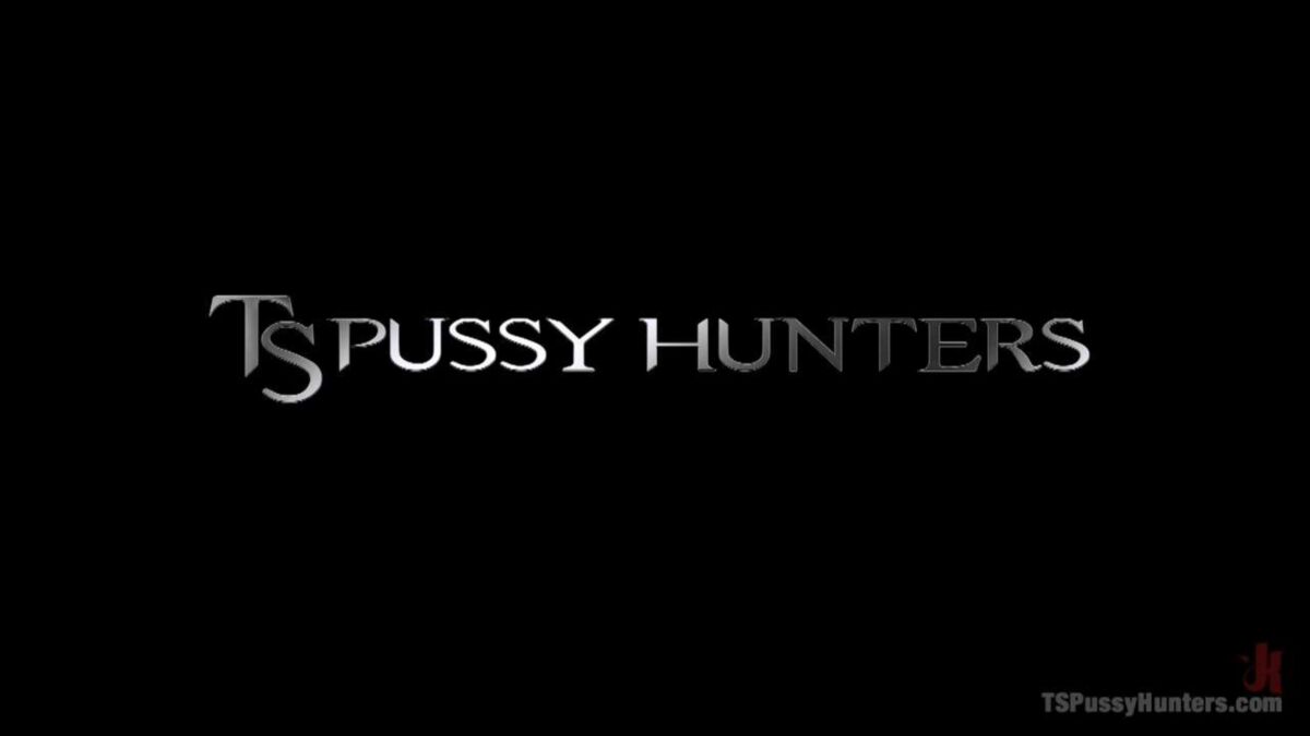 [1,48 GB] [tspussyhunters.com / kink.com] Venus Lux y London River - Strippers trabajan juntas en movimientos y se follan mutuamente (27 de mayo de 2016) [TRANSVISTA CON MUJER, 720P]