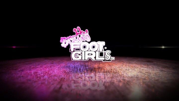 [138 MB] [brattyfootgirls.com] 英国人のためのファイシング!!! 