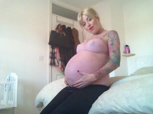 [796 MB] [Clips4Sale.com/69351] Charlie Z - Your Sexy British Milf (7 clips) [2014, Enceinte, Solo, Masturbation, Tatoo, MILF]