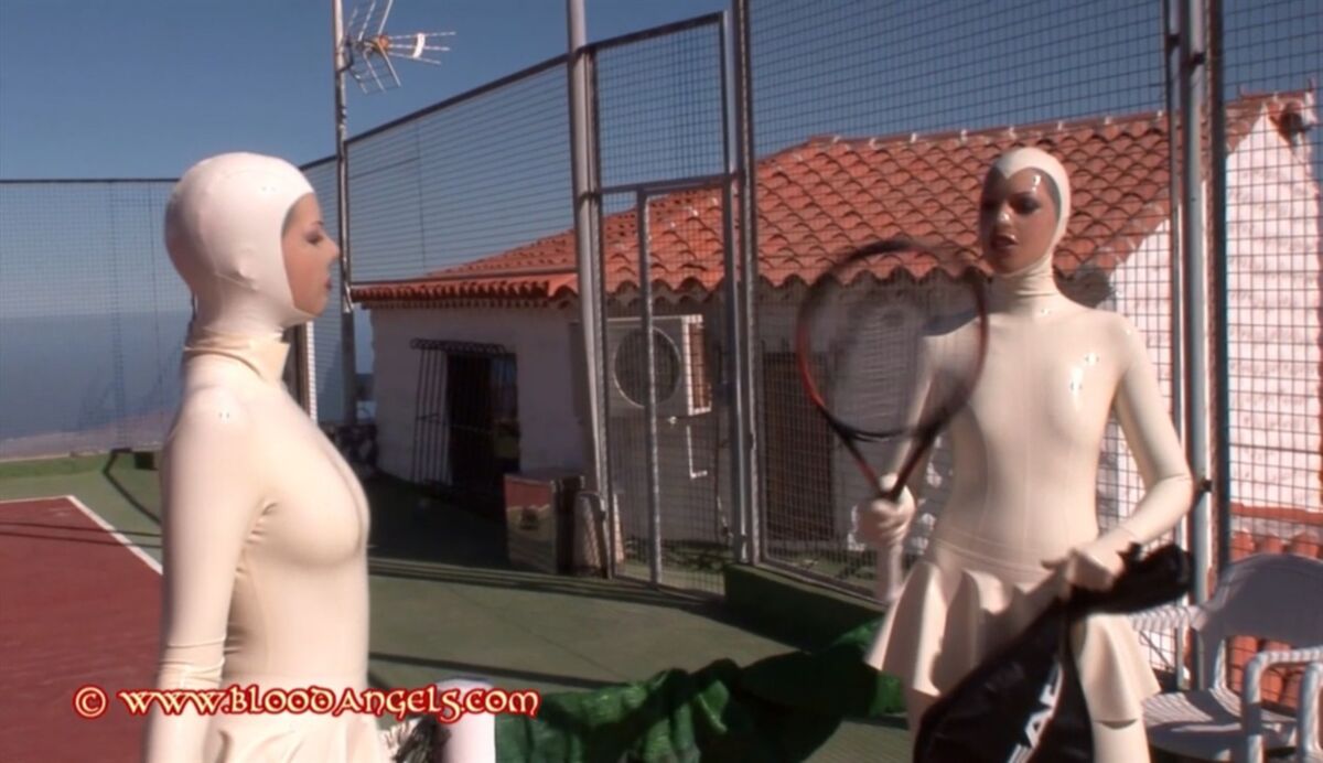 [708 MB] [Bloodangels.com] Tennis Bitches (Kink Canary Entertainment) / 2 Rollers (CLIP309, 317) [2013, Fetiche, Látex, Esporte, Bondage, 720p]