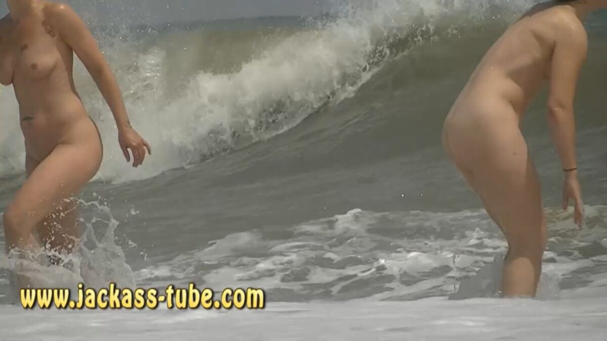 [1,65 Go] [jackass-tube.com/jackass.xxx] Jackass Nude Beach 40 HD [2013, Voyeur, Nudisme, 720p, SiteRip]