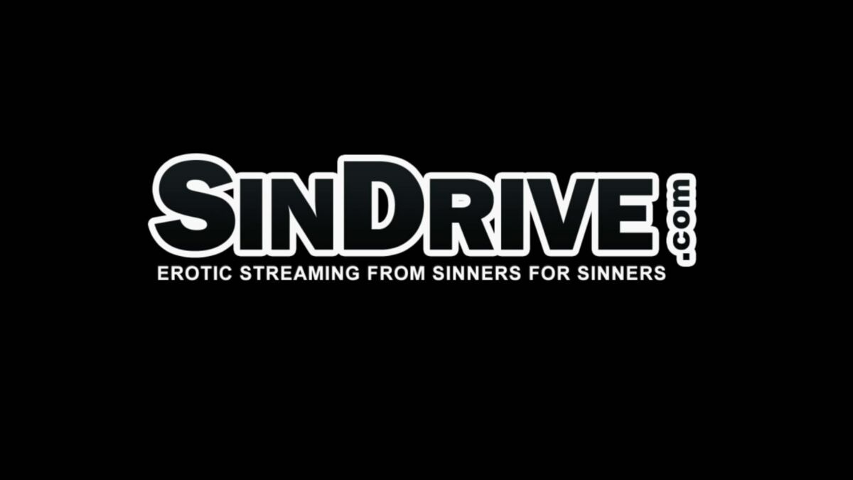 [1,17 GB] [sindrive.com] Sophie Lynx, Tiffany Doll, Clare, Ivana Sugar, Vanda Lust (Feisty Freaks dominam seu chefe mandão com alguns punhos duplos e lutas lesbo desleixadas! / 05/03/14) [2014, lésbica, 