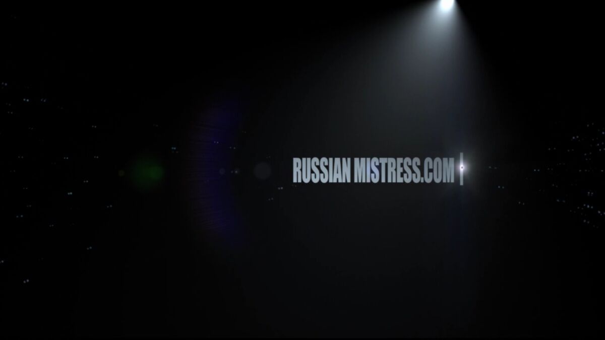 [329 MB] [Russian-mistress.com] ジェシー ゴールド / ジェシー ゴールド [2014、フェムドム、ストラップオン、720p、SiteRip]