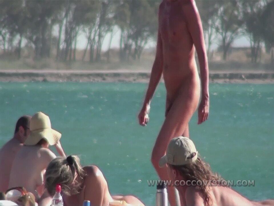 [2,93 GB] [Coccovision.com] ITSMee, desnuda y bañada por el sol en Playa Vera 02HD [Voyeur, nudismo, SiteRip, 720p]