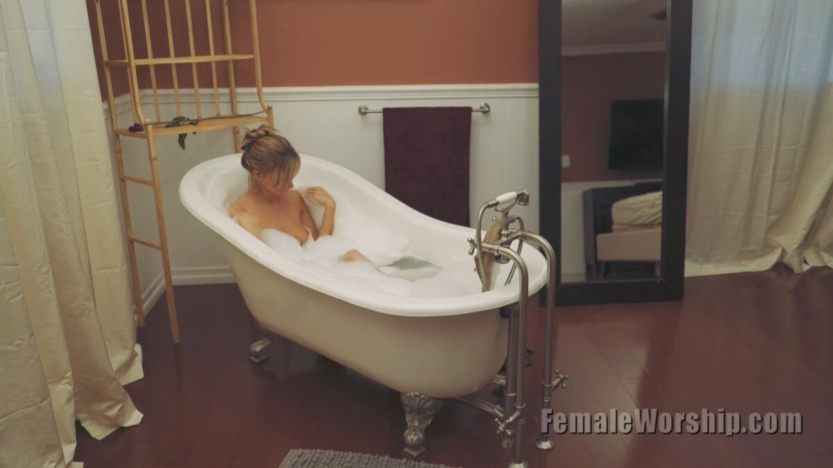 [79 Mo] [femaleworship.com] Pristine Edge (I Love Bath Time / 26.02.2015) [2015, Femdom, Feet, Footish, 720p, HDRip]