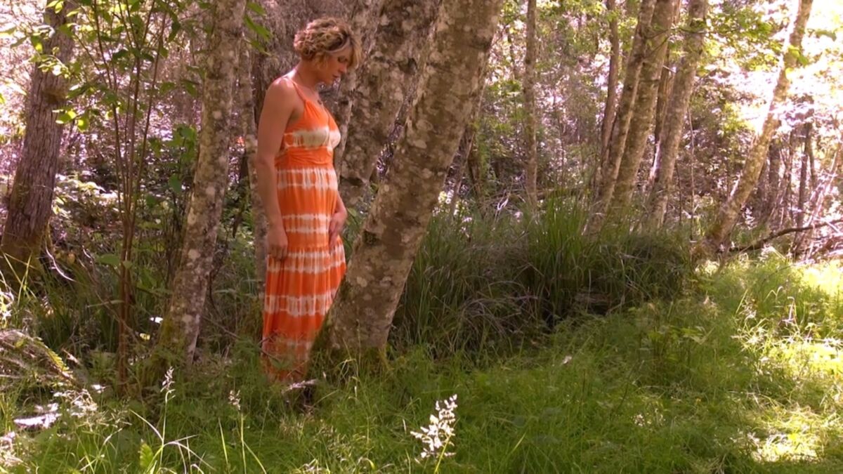 [333 MB] [Deliats.com] Delia Delions / Orange Maxi in The Woods [2015, Shemale, Solo, Masturbation, Posing, 720p, SiteRip]