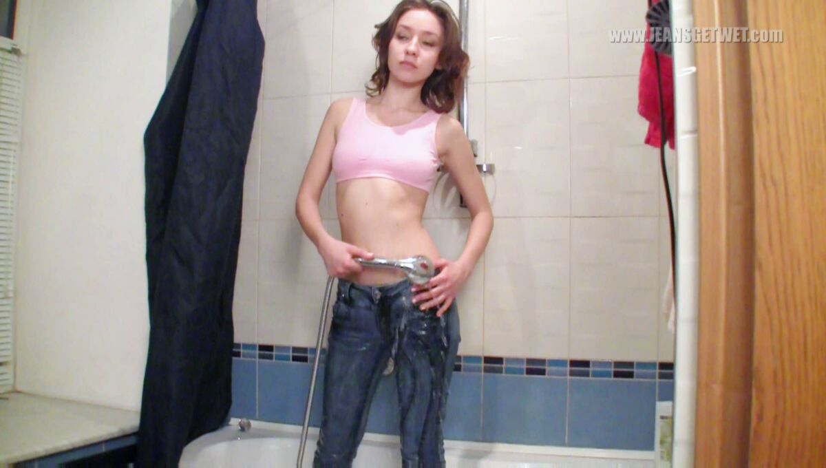 [24,08 GB] [jeansgetwet.com / thejeansnet.com] (65 rolos) Jeans molhados [2012, Fetiche, Jeans, Sem Sexo, 1080p]