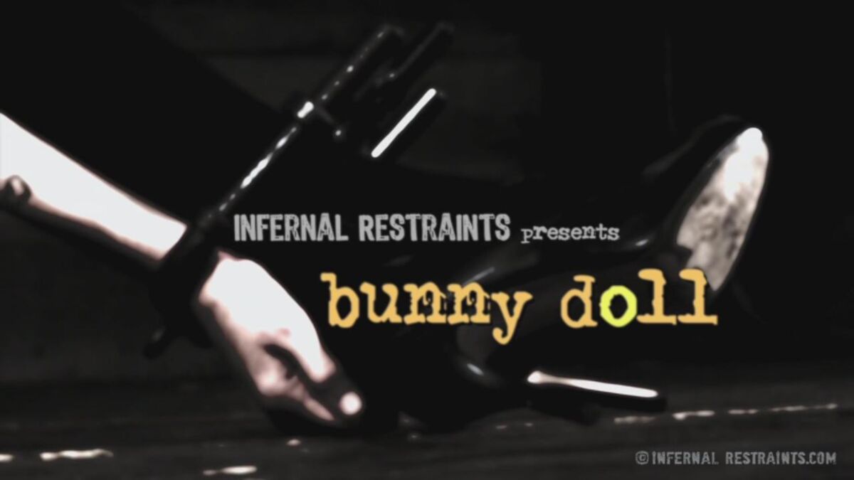 [974 MB] [InfernalrestRests.com] Bunny Doll (Bad Bunny / 29-11-2013) [2013、BDSM、ボンデージ、屈辱、拷問、おもちゃ、アナル、HDRip、720p]