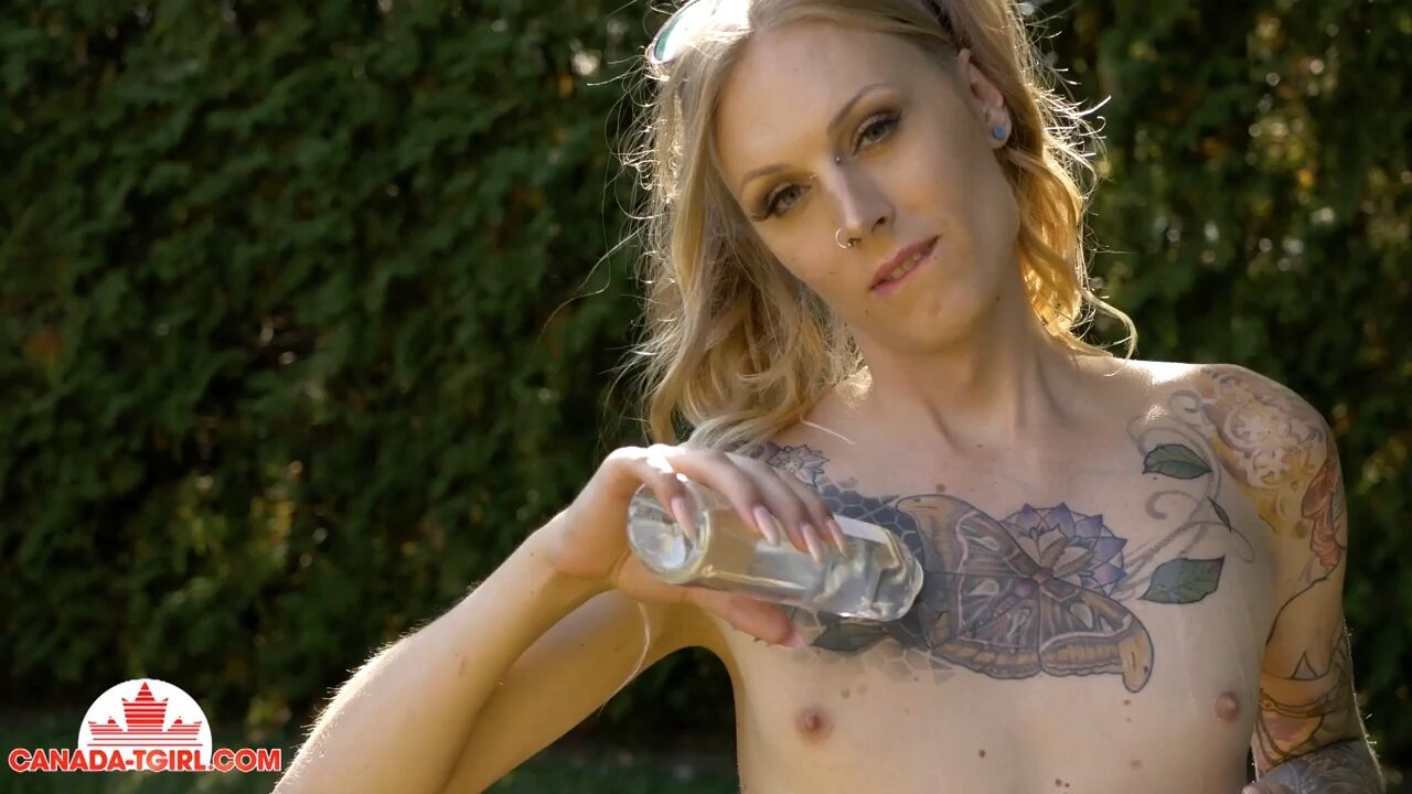 [Canada-tgirl.com] Courtni Demilune / Sunshine Erotica de Courtni! 