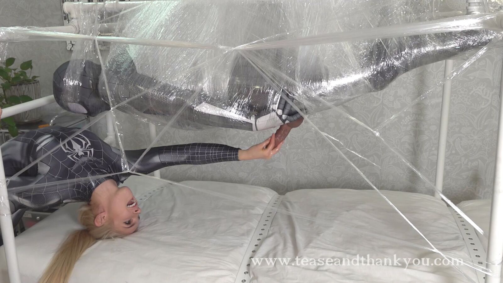 [TeaseAndThankyou.com] Herrin Mandy MARX (Eat This Web Spider-Man / 24.07.2021) [2021, Domina, Blondine, Fesselspiele, Handjob, Orgasmuskontrolle, Necken