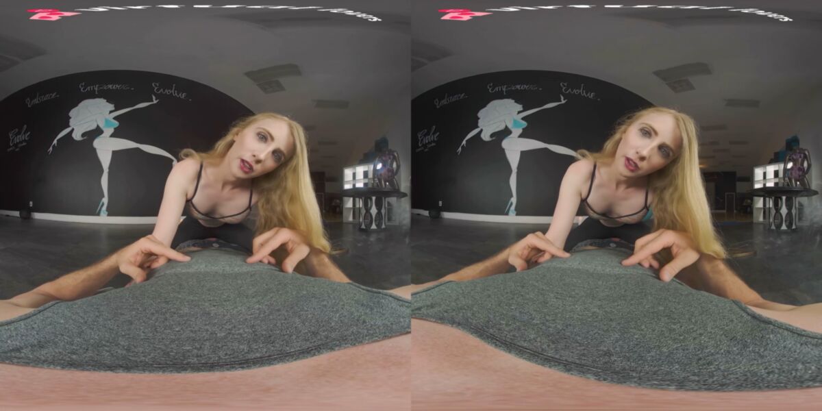 [TSVIRTUALLOVERS.com] Janelle Fennec / The Yoga Cumster (19-11-2021) [2021, Travesti, Hardcore, Mamas grandes, Bareback, Cowgirl reverso, Close Up, VR, 1440P, Siterip]