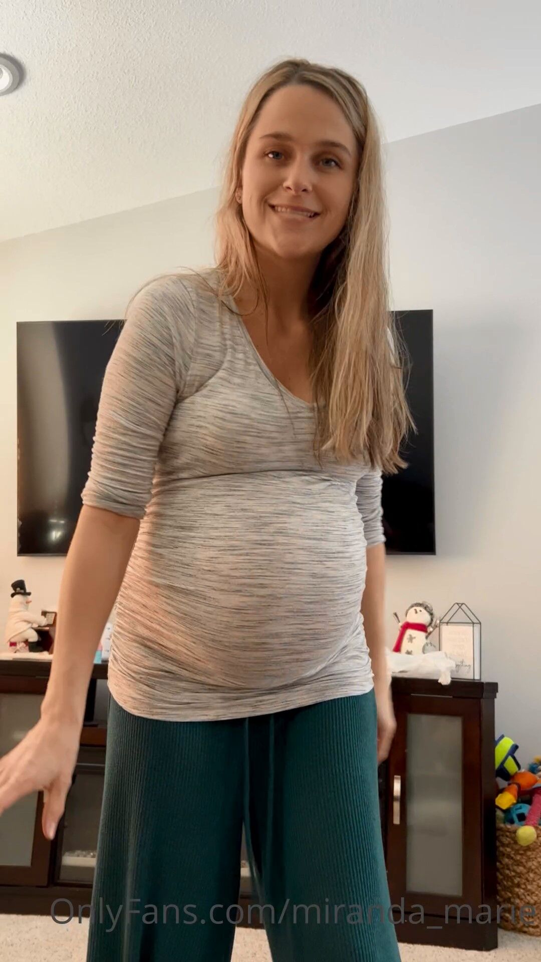 [Onlyfans.com] Miranda Marie - Sexe enceinte [2022, enceinte, sexe enceinte, 1080p, SiteRip]