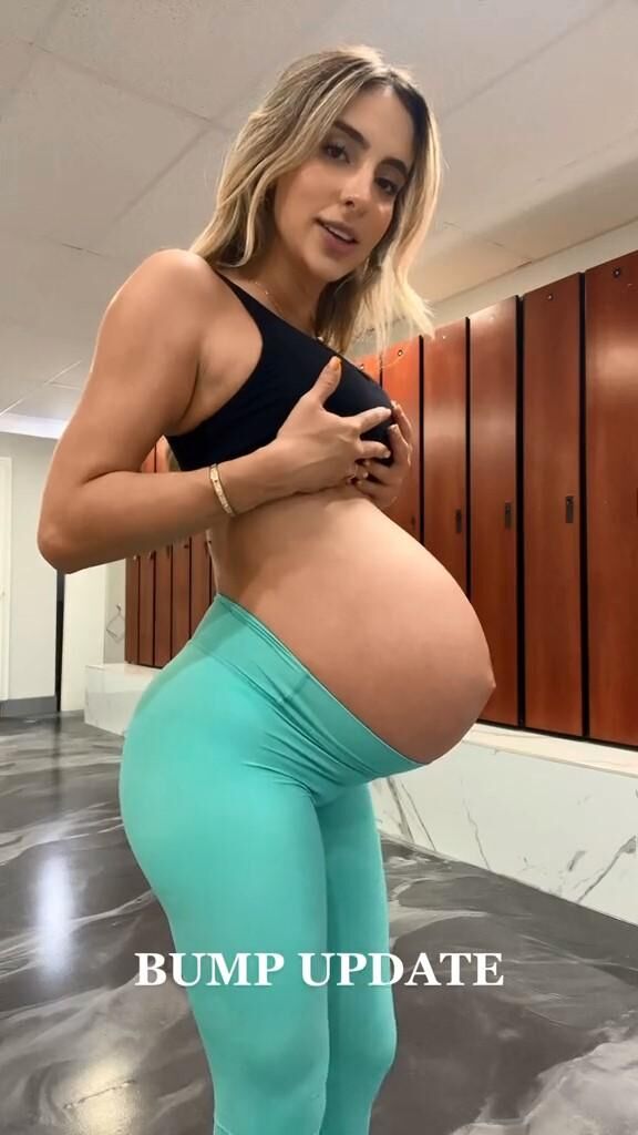 [TikTok.com] Bruna Lima aka xoobruna - NN Pregnant Compilation [2023、ソロ、ノンヌード、妊娠中、720p、SiteRip]